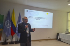 Docente de FASPA-UPCH, presenta en Medellín avances para fortalecer la respuesta frente a la resistencia a los antimicrobianos en los sistemas agroalimentarios